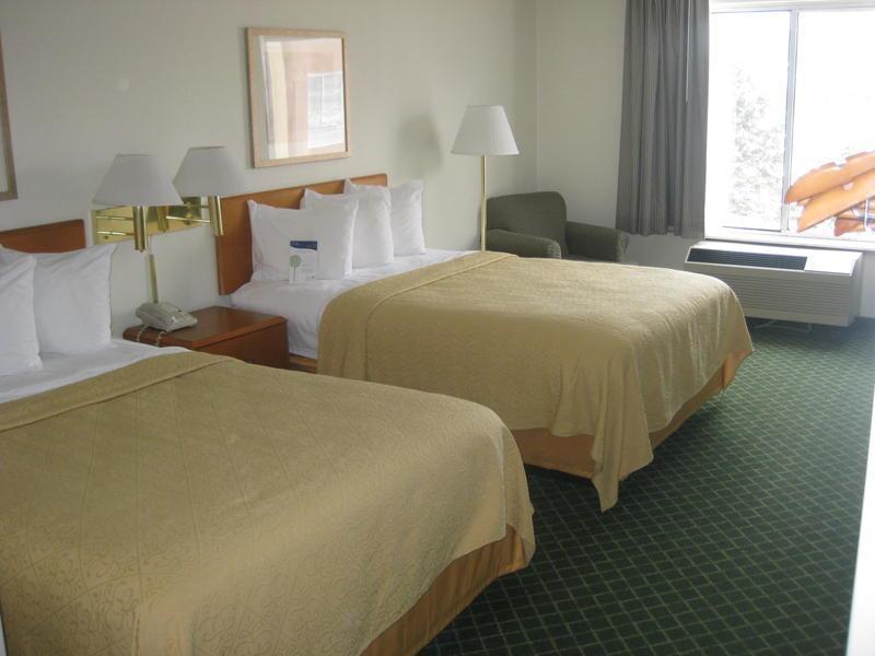 Econo Lodge Inn & Suites Johnson City Quarto foto